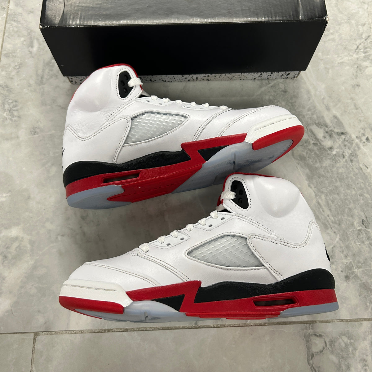 Jordan 5 Retro Fire Red Black Tongue (2025)(GS)(USED)